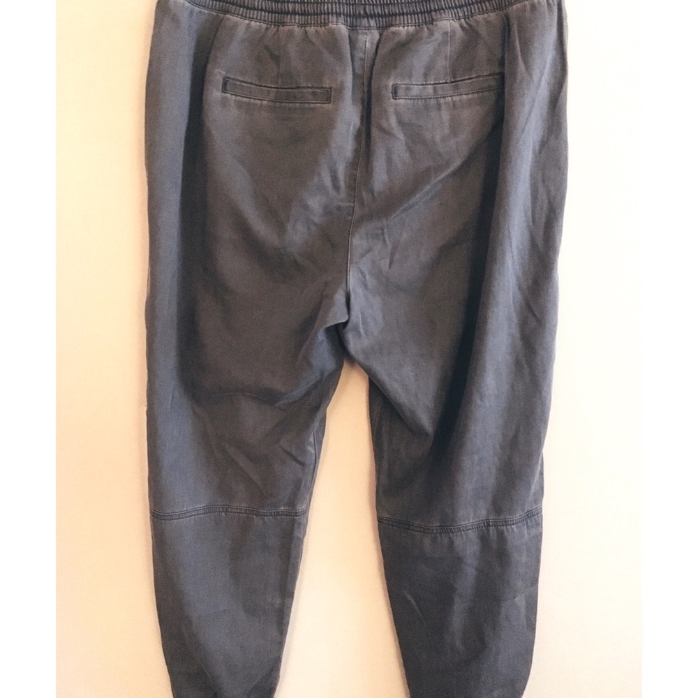 New never worn Gap utility joggers